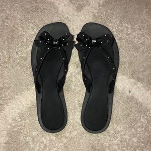 Guess TuTu Bow Flip-Flops